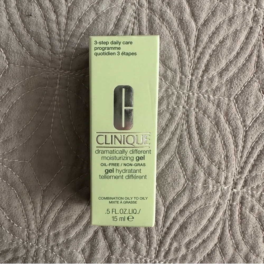 New 12 Piece Travel Size Clinique Skincare Lot Bundle + Cosmetic Bag